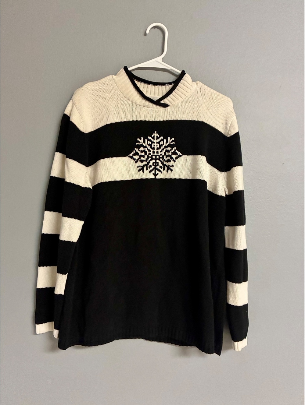 CJ Banks Black White Snowflake Sweater 1X Mock Neck Hand Embroidered Winter
